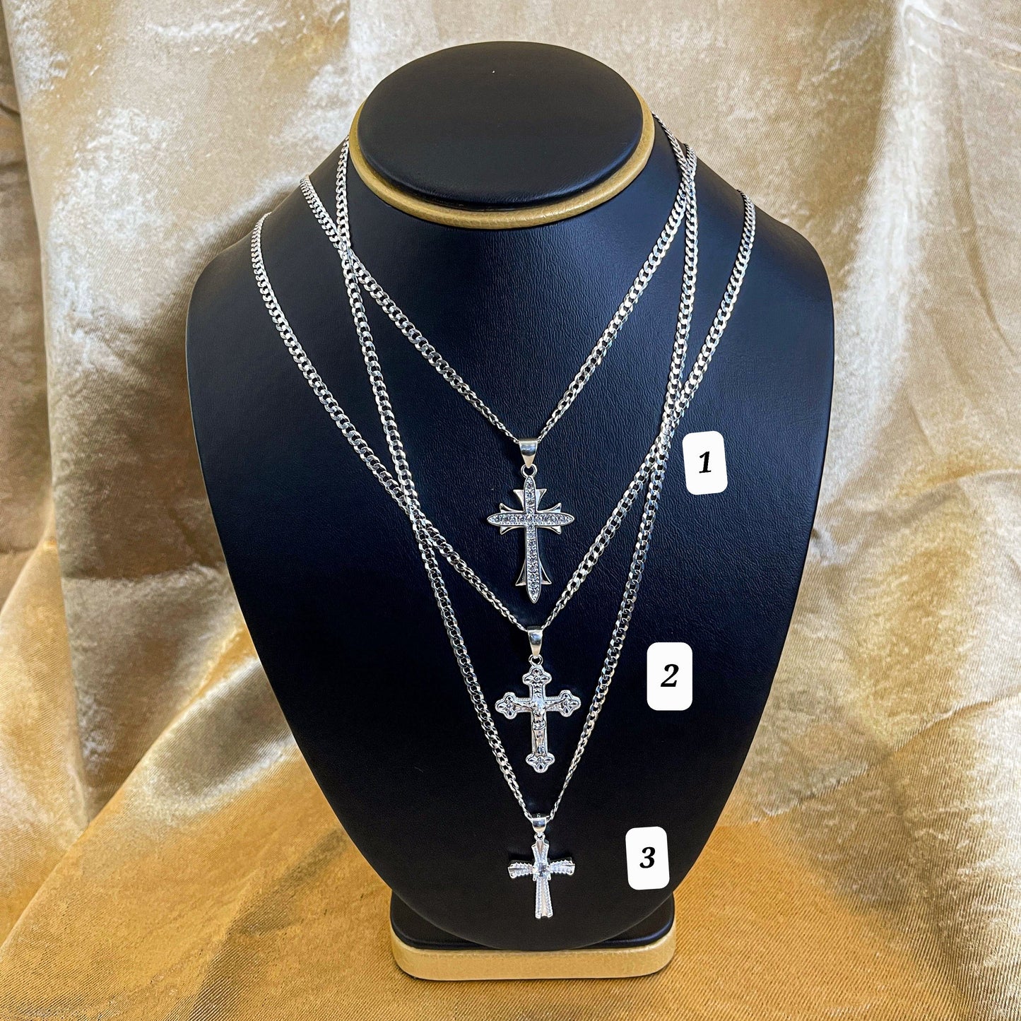 Cadenas con cruz de plata