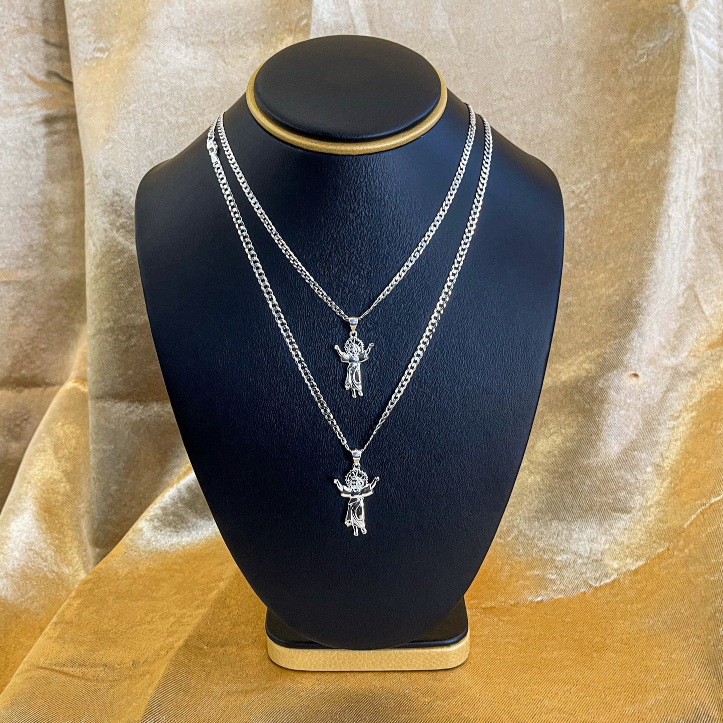 Cadenas de plata de niño Jesús
