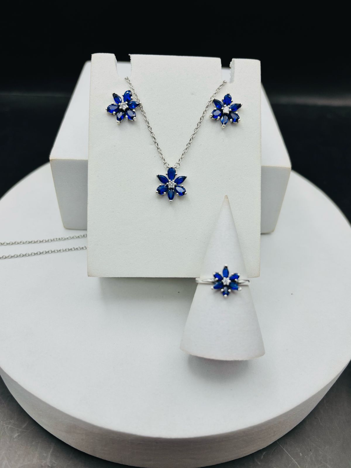 Sets de cadena, arete y anillo