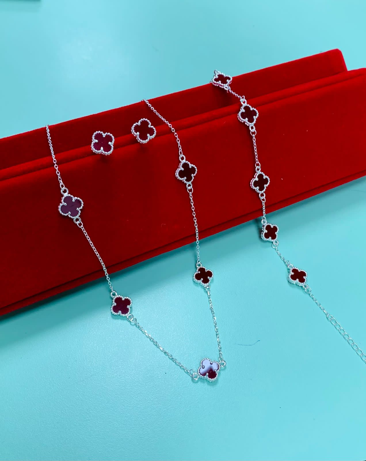 Cadena y guillo de trebol