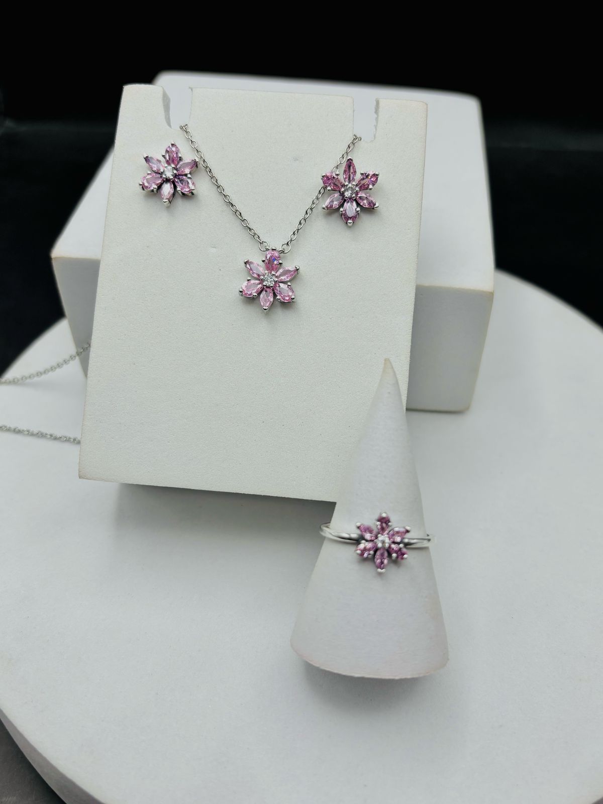 Sets de cadena, arete y anillo