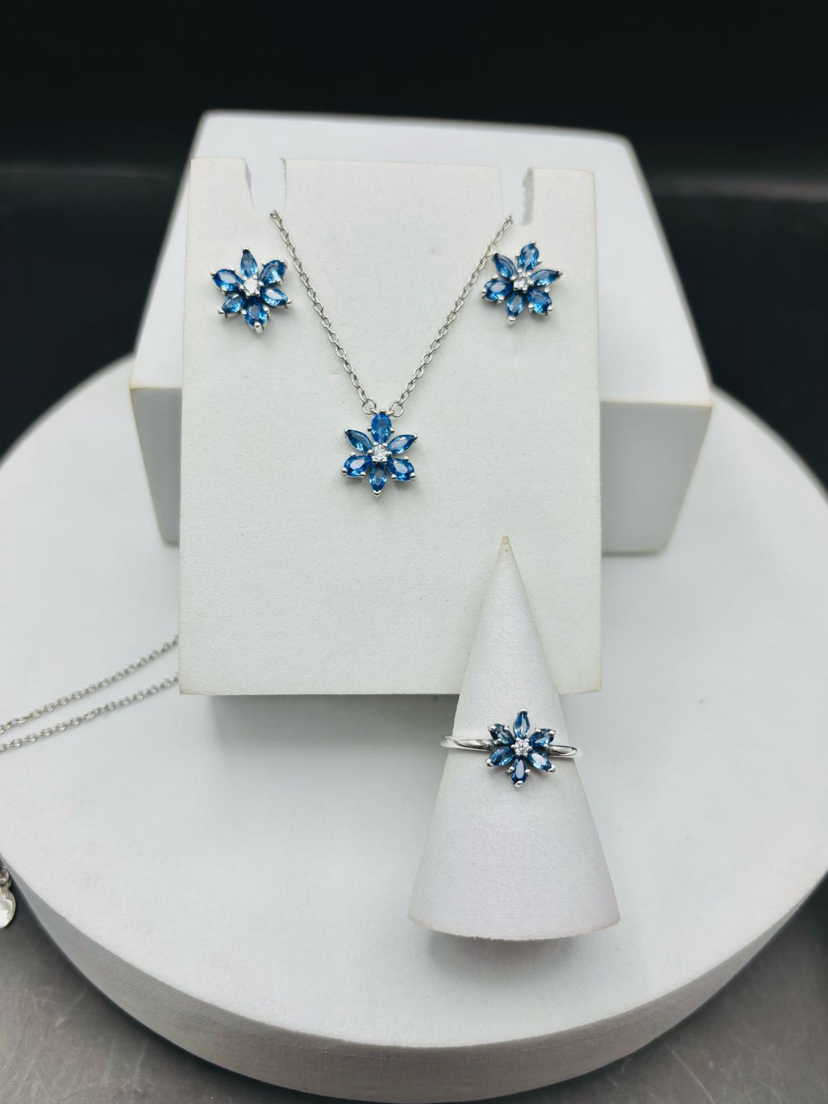 Sets de cadena, arete y anillo