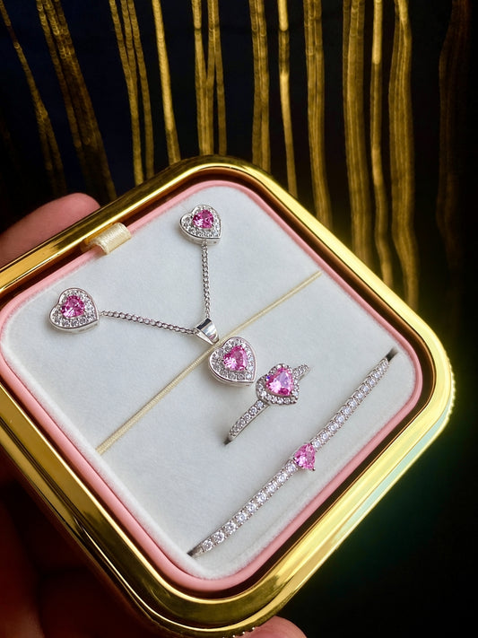 Sets rosado completo con flor rosada de cadena, arete, guillo y anillo Modelo 3
