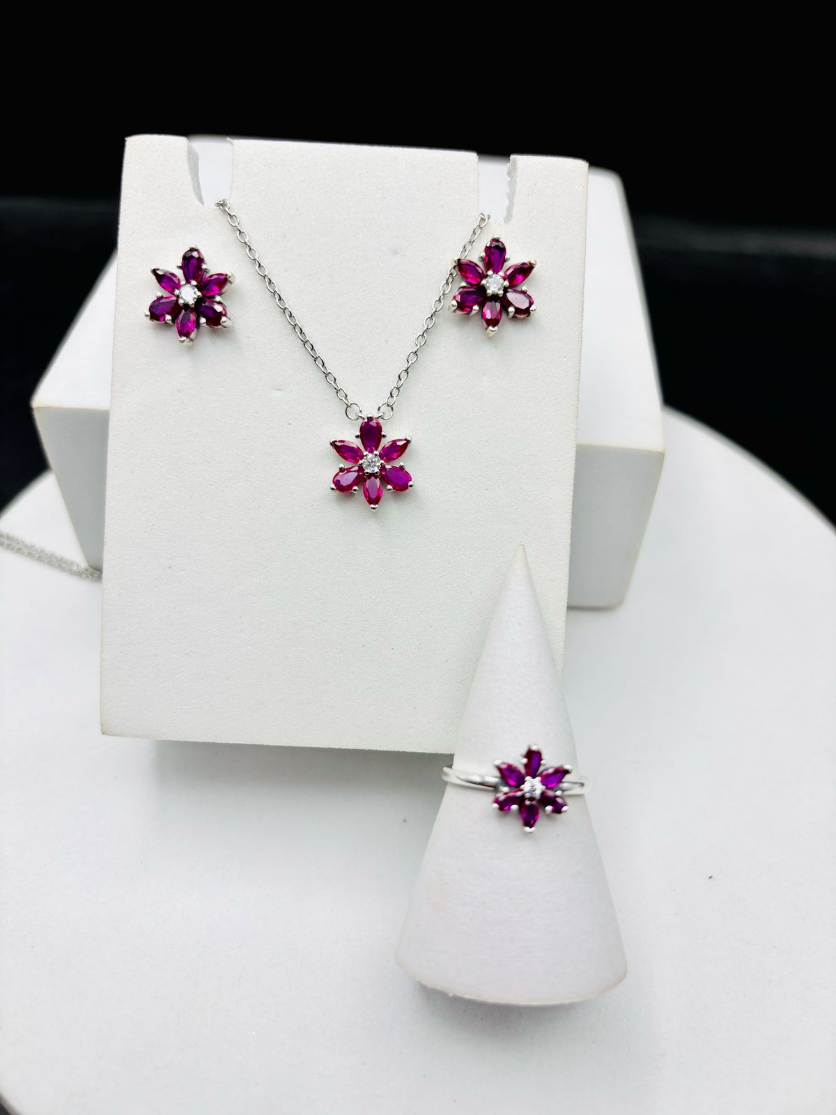 Sets de cadena, arete y anillo
