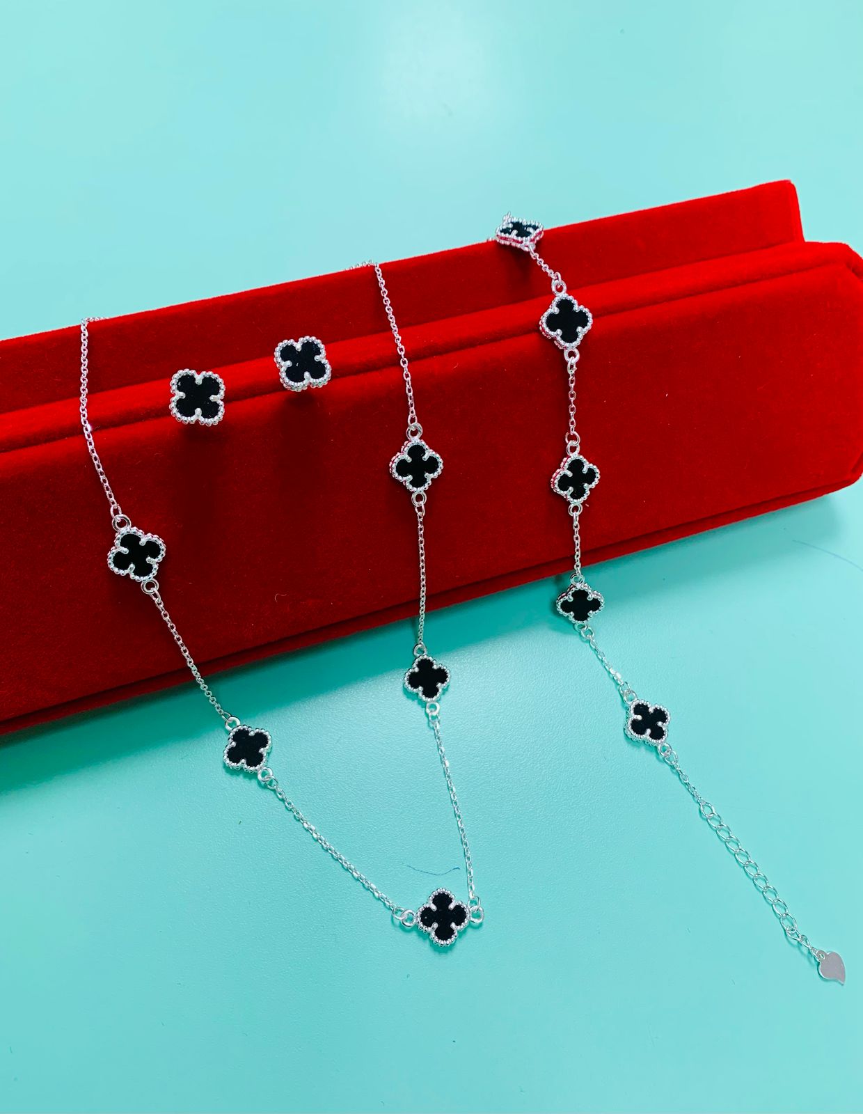 Cadena y guillo de trebol