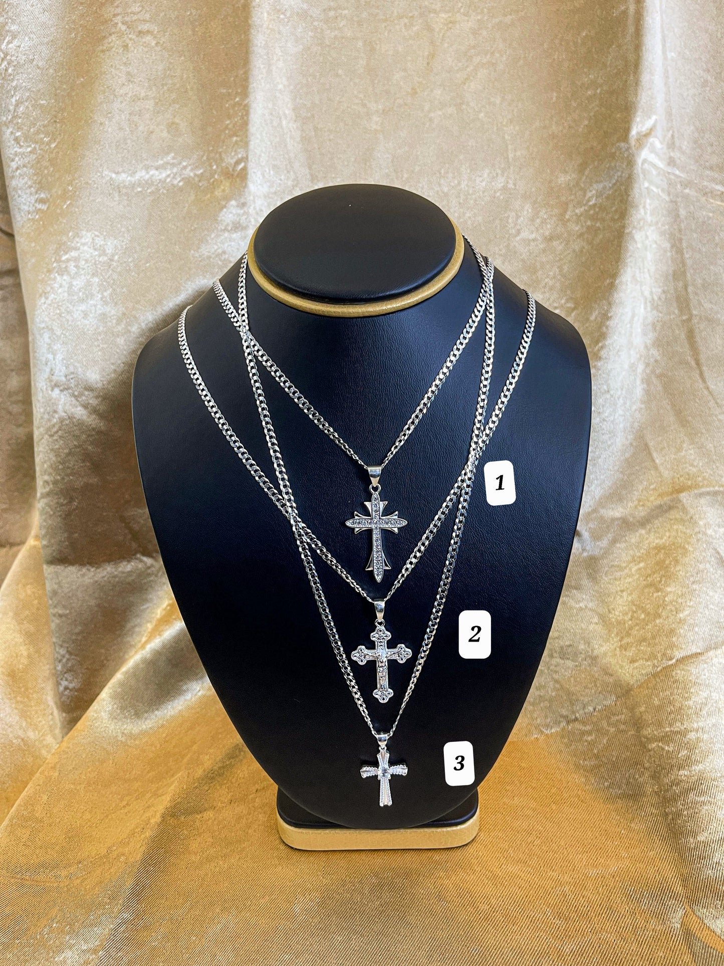 Cadenas con cruz de plata