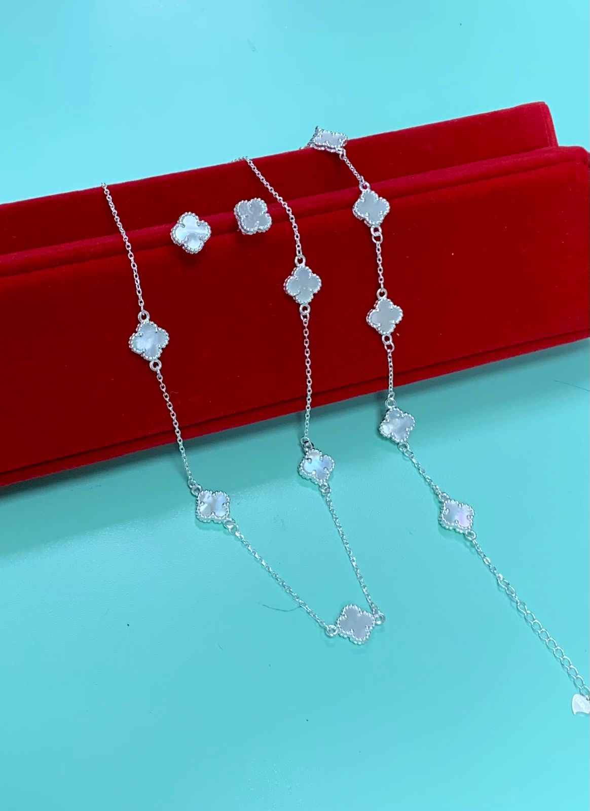 Cadena y guillo de trebol